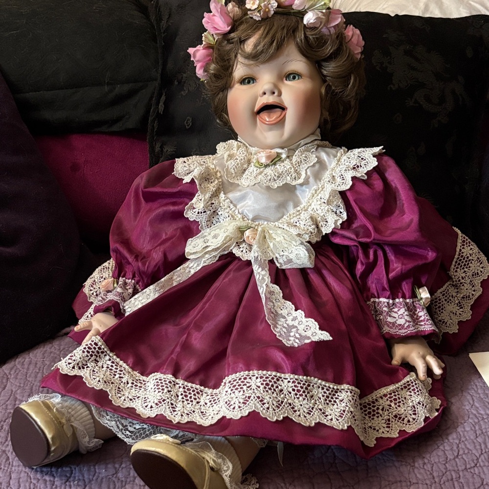 Annie by world Gallery Doll. Limited edition number 847.